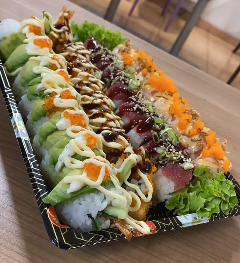 Special rolls met avocado, tonijn en zalm